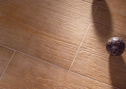 Преимущества керамической плитки по отношению к натуральном материалу