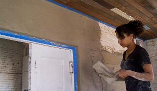 От чего зависит расход материалов на штукатурку?