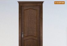 Дверь из натуральной сосны: особенности материала