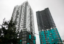 Минчанин пришел на приемку квартиры и был в шоке: вместо пяти окон — только два. А что застройщик?