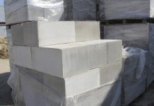Почему газобетонные блоки так популярны в строительстве частных домов?