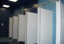 Выбор пластиковых душевых перегородок