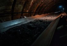 Все горняки выведены на поверхность из горящей шахты в Кузбассе