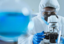 Гинцбург рассказал, как мог появиться «омикрон»