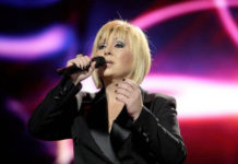 Вадим Манукян развеял слухи об отсутствии памятника на могиле певицы Легкоступовой