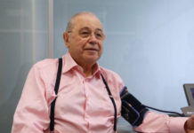 Петросян поразил подписчиков растяжкой на видео с тренировкой в клинике