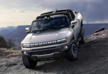 1000 л.с., 530 км без подзарядки и возможность движения по диагонали. Первый электрический Hummer поступил в продажу