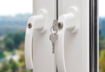 Сломалась оконная фурнитура: что делать