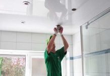 Преимущества и процесс монтажа натяжных потолков