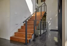 Как использовать лестницы на металле: рекомендации по выбору