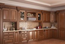 Функциональные, долговечные и эстетичные: преимущества фасадов из массива для вашего дома