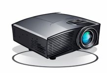 Как правильно выбрать проектор для домашнего кинотеатра и какие технические характеристики нужно учитывать при покупке?