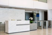 Применение кварцевого агломерата в интерьере — дом или офис: что выбрать