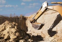 Вывоз грунта самосвалами: особенности и нюансы