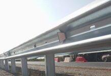 Барьерные ограждения: Обеспечение безопасности на дорогах и не только